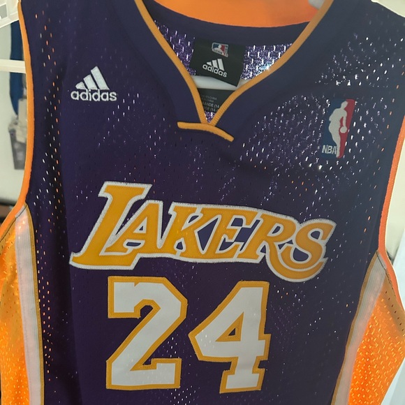 Kobe Bryant - Purple lakers jersey #24